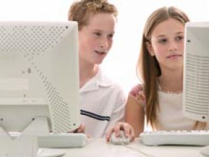Компьютер лишает подростков соц способностей
